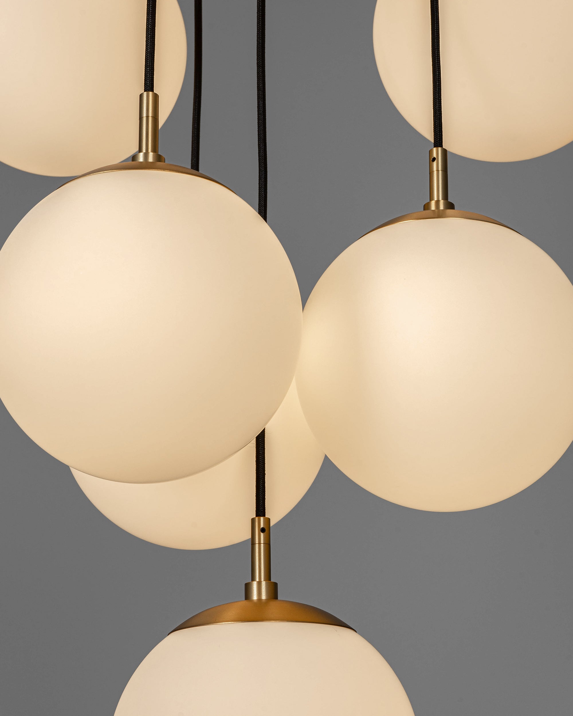 Schwung Globe Cluster Chandelier 10 Lights